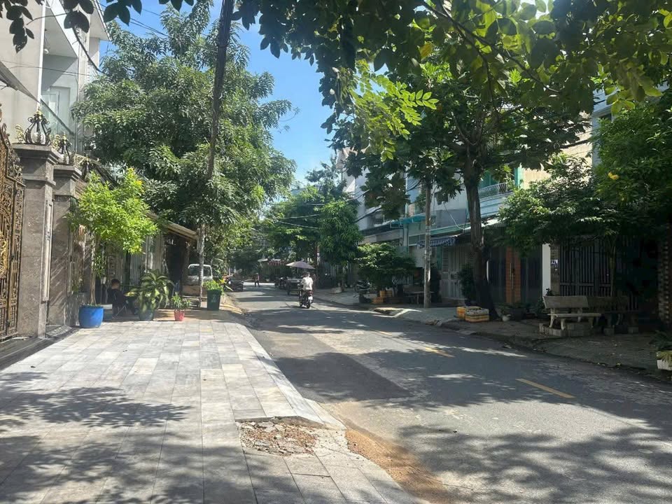 FrontHouse mặt tiền DC 11, phường Sơn Kỳ, 100m² giá 9.1 tỷ - Bán gấp công chứng nhanh!