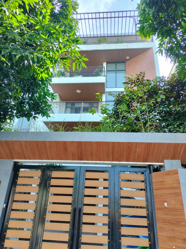 Biệt thự siêu khủng tại Lam Hạ - 345m² - Gần 1.000m² sàn, giá thỏa thuận!