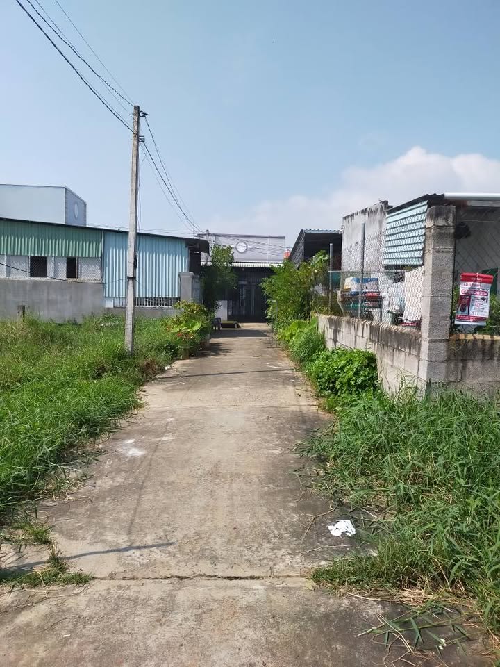 Nhà cấp 4 Thôn Ung Chiếm, Hàm Thắng 100m² giá 1.3 tỷ - Sẵn sàng vào ở!