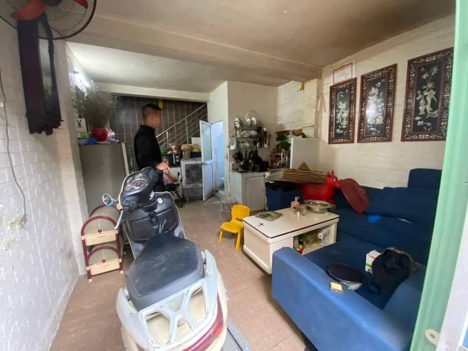 Nhà 3 tầng đường Vũ Hữu, phường Nhân Chính, 20m² - Vị trí thuận lợi, giá thỏa thuận!