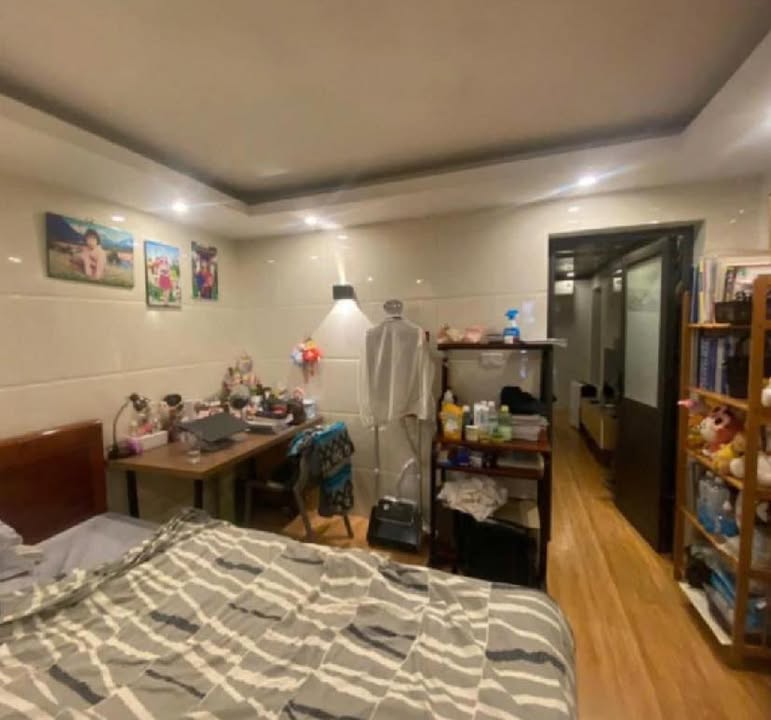 Căn hộ Tập thể Quỳnh Mai, Hai Bà Trưng 110m² giá 5 tỷ - Thiết kế thoáng mát, tiện nghi đầy đủ!