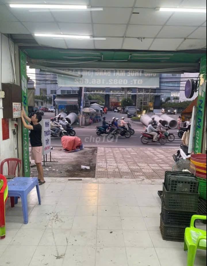 Mặt tiền Quốc lộ 13, phường 26, Bình Thạnh 75m² - Vỉa hè rộng, lý tưởng cho kinh doanh!