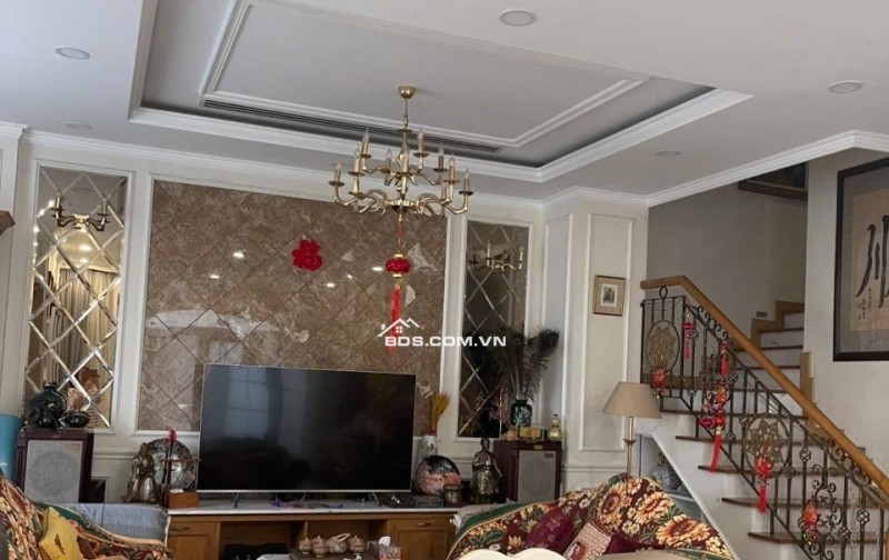 Biệt Thự 5 Tầng Khu CityLand Q7 220m² giá 55 tỷ - Sang trọng và tiện nghi!