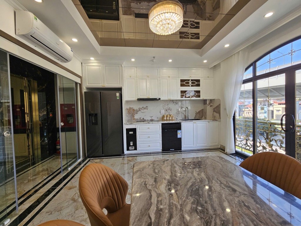 Nhà mặt phố Đại La, Hai Bà Trưng 45m², giá 30.9 tỷ - Cơ hội đầu tư tuyệt vời!