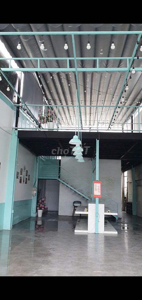 Mặt bằng kinh doanh 2 mặt tiền Lê Văn Việt 210m² giá 50 triệu - Khu sầm uất, thuận lợi kinh doanh!