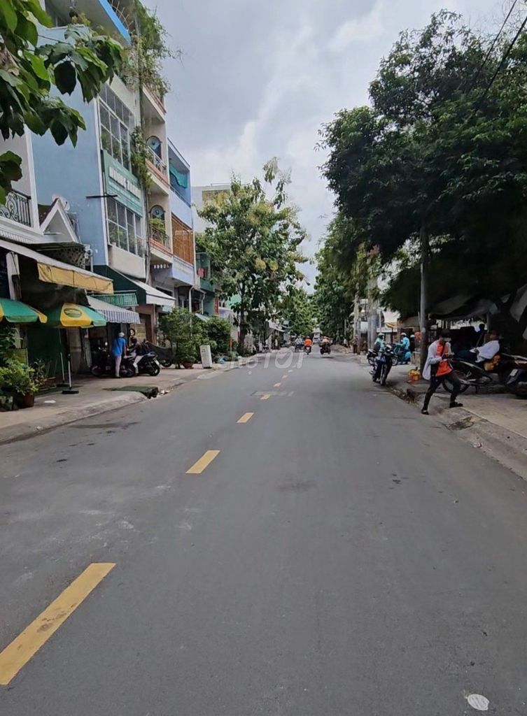 Nhà riêng Trần Hưng Đạo 50m² giá chỉ 7.3 tỷ - Mặt tiền thuận lợi!