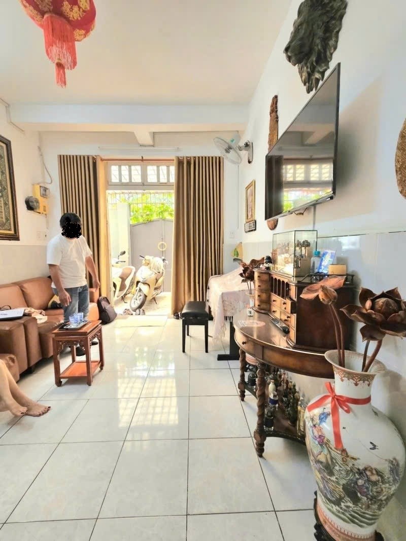 Nhà góc 2 mặt tiền hẻm 8m Hoàng Hoa Thám, P.12, Tân Bình, 64m² giá 10 tỷ - Cơ hội đầu tư tuyệt vời!