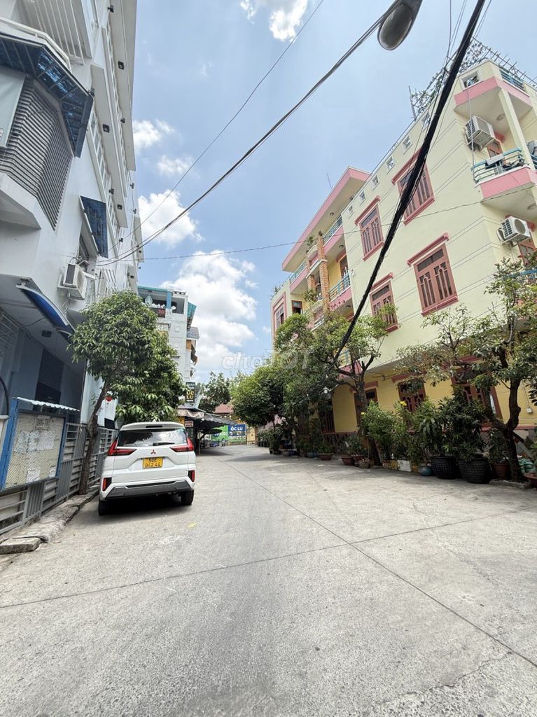 Nhà hẻm Tô Hiến Thành, Quận 10 - 74m² giá 18.5 tỷ - Ô tô vào nhà, thông tứ phía!