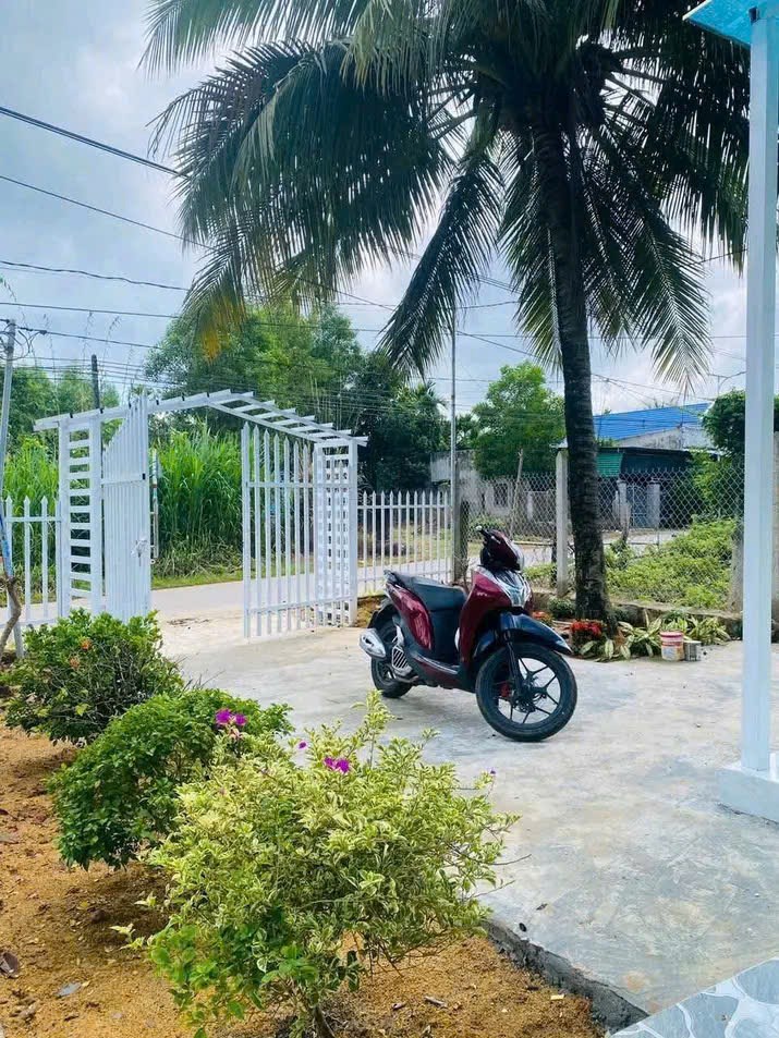 Bán nhà vườn 1200m² giá 600 triệu - Sổ hồng riêng, gần trung tâm Bàu Bàng!