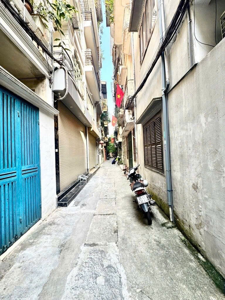 Nhà phân lô Phường Liễu Giai 44m² giá thỏa thuận - Vị trí đẹp chỉ 30m ra phố!