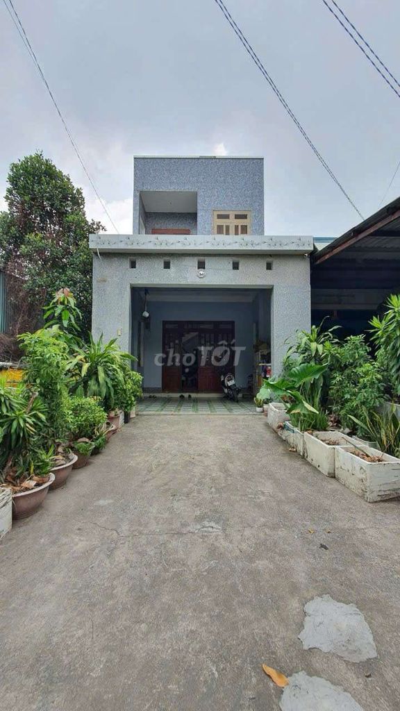 Nhà phố mặt tiền kinh doanh KDC Tứ Hải, Tân Đông Hiệp, 100m² giá 5,2 tỷ - Sổ hồng riêng, chính chủ!