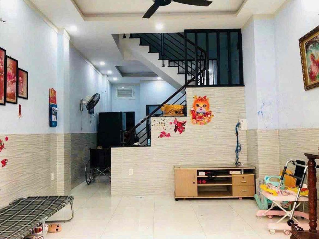Nhà 2 tầng Bình Trị Đông 52m² giá chỉ 3.9 tỷ - Gần chợ và ngã tư 4 xã