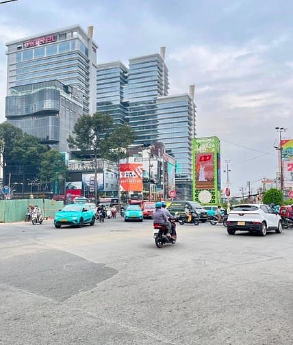 Bán toà nhà Quận 3 600m² giá 37.5 tỷ - Đầu tư sinh lời cao!