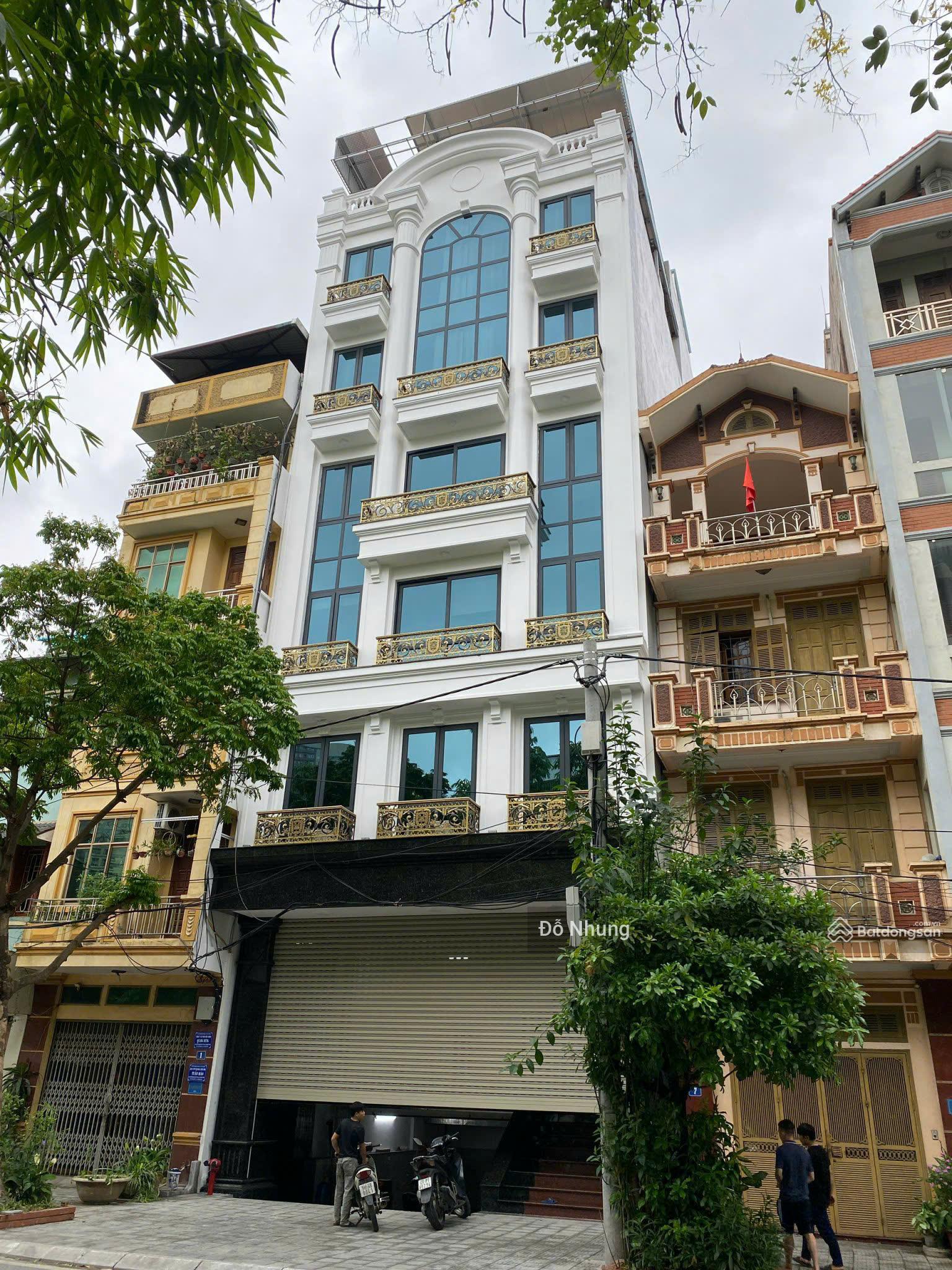 Cho thuê tòa văn phòng 8 tầng mặt phố Vũ Tông Phan 140m² giá 120 triệu - Vị trí đắc địa!