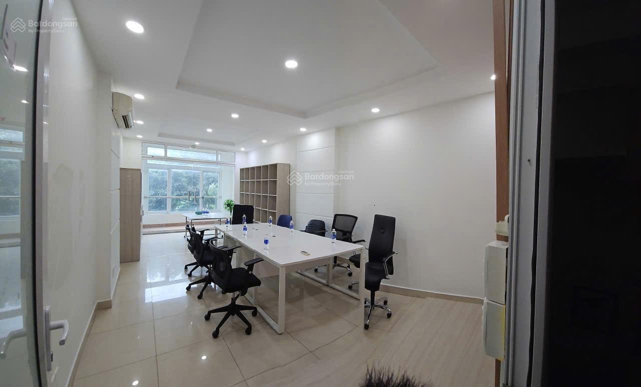 Văn phòng cho thuê Tân Bình 36m² giá 7 triệu - Thiết kế hiện đại, đầy đủ tiện nghi!