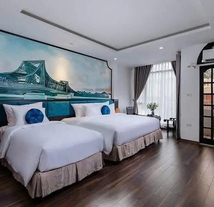 Tòa khách sạn 7 tầng mặt phố Hàng Da 71m² giá 68 tỷ - Vị trí kim cương Phố Cổ!