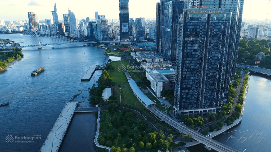 Căn hộ 3PN Vinhomes Golden River 109m² giá 23.2 tỷ - Sổ hồng chính chủ, view sông đẹp!