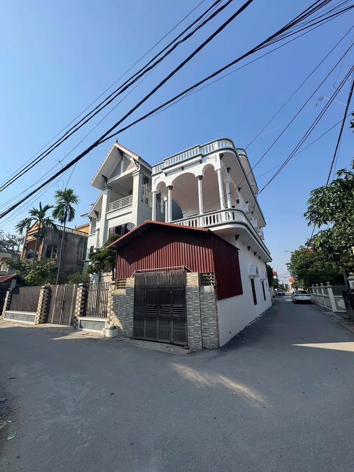 Bán lô đất 2 mặt tiền phường Sơn Nam, Hưng Yên 76m² - Nhà 2 tầng tặng kèm!