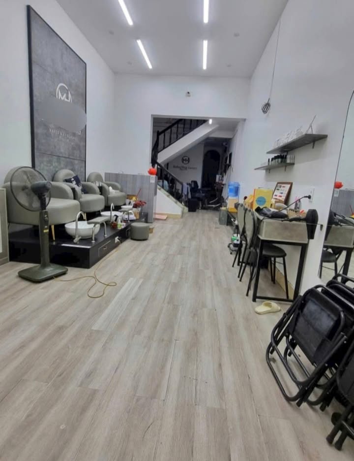 Nhà 3 tầng phường Bình Hàn, 70m² giá 8 triệu - Kinh doanh tuyệt vời!