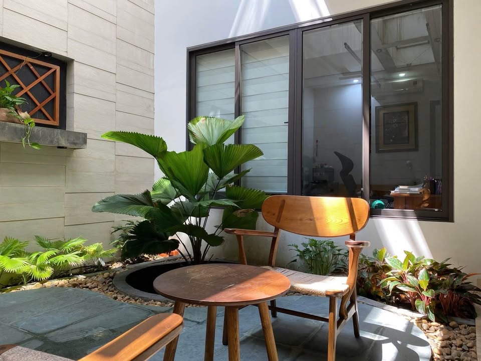 Biệt thự Townhouse Lê Đình Dương 268m² giá 30 tỷ - Đẳng cấp ngay trung tâm Hải Châu!