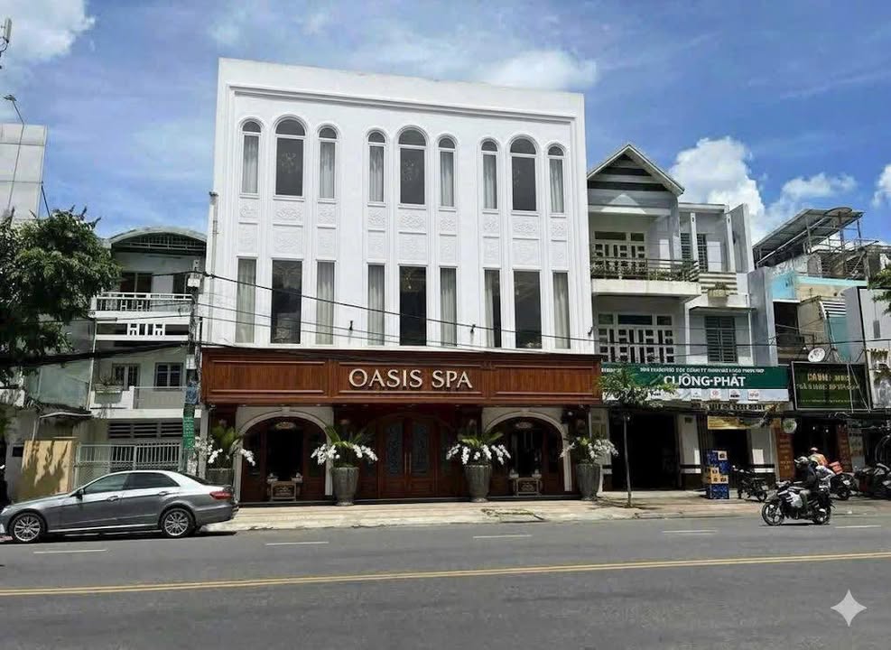 Cho thuê nhà mặt tiền Lý Tự Trọng, Cần Thơ 525m² - Vị trí đẹp, giá tốt!