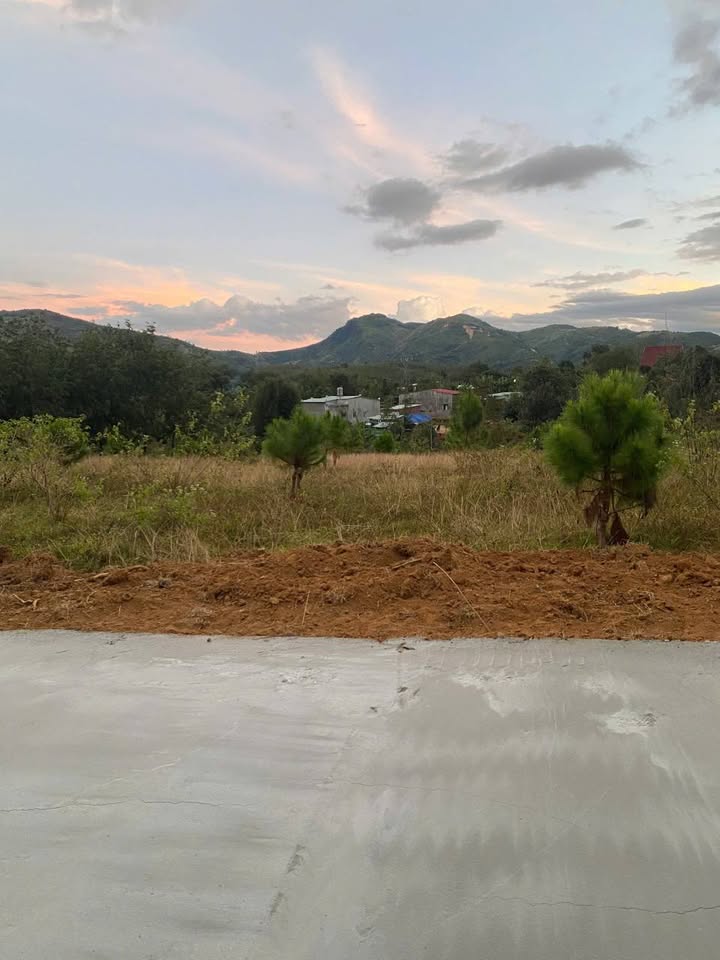 Đất nền Chư Hreng, Kon Tum 500m² giá 500 triệu - Sổ đỏ chính chủ, ô tô vào tận nơi!