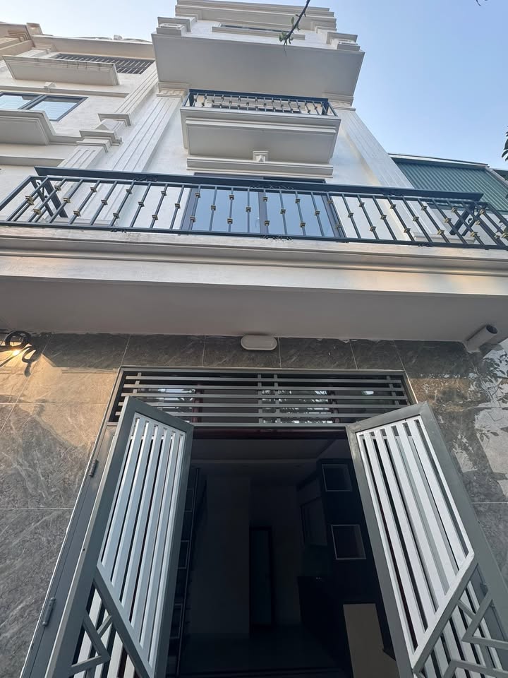 Nhà mới 4 tầng Hoa Thám, La Phù 32m² giá 4.55 tỷ - Vị trí đắc địa, tiện ích bạt ngàn!