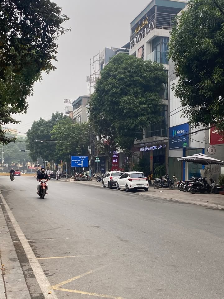 Nhà 3 tầng đường Châu Phong, Việt Trì 100m² giá 14 tỷ - Khu kinh doanh sầm uất!