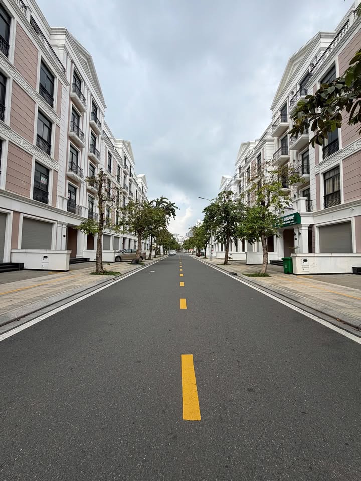 Căn hộ chung cư Vinhomes Grand Park Thủ Đức 120m² giá 18.5 tỷ - Chốt nhanh tháng Noel!