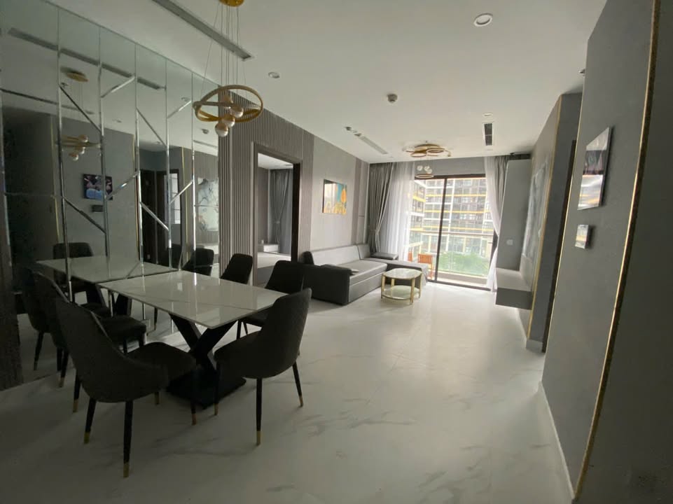 Căn hộ The Beverly Thủ Đức 80m² giá 5.3 tỷ - Full nội thất, view hồ bơi tuyệt đẹp!