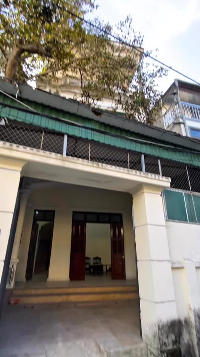 Nhà cho thuê 2.5 tầng tại đường Ngô Đức Kế, Vinh 100m² - Phù hợp cho gia đình!