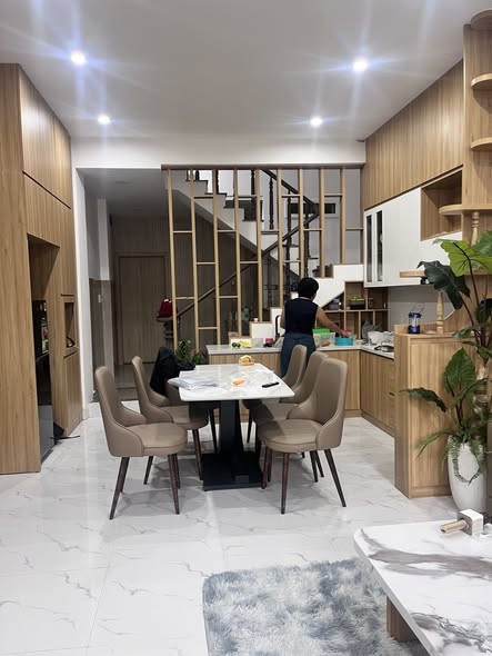 Nhà mê lửng kiên cố 71.5m² giá 4.35 tỷ - Vị trí đắc địa gần chợ Cồn!