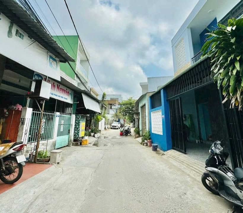 Đất mặt tiền hẻm 207 Lê Lợi, Quảng Ngãi 98m² giá 1.8 tỷ - Vị trí trung tâm, giao thông thuận tiện!