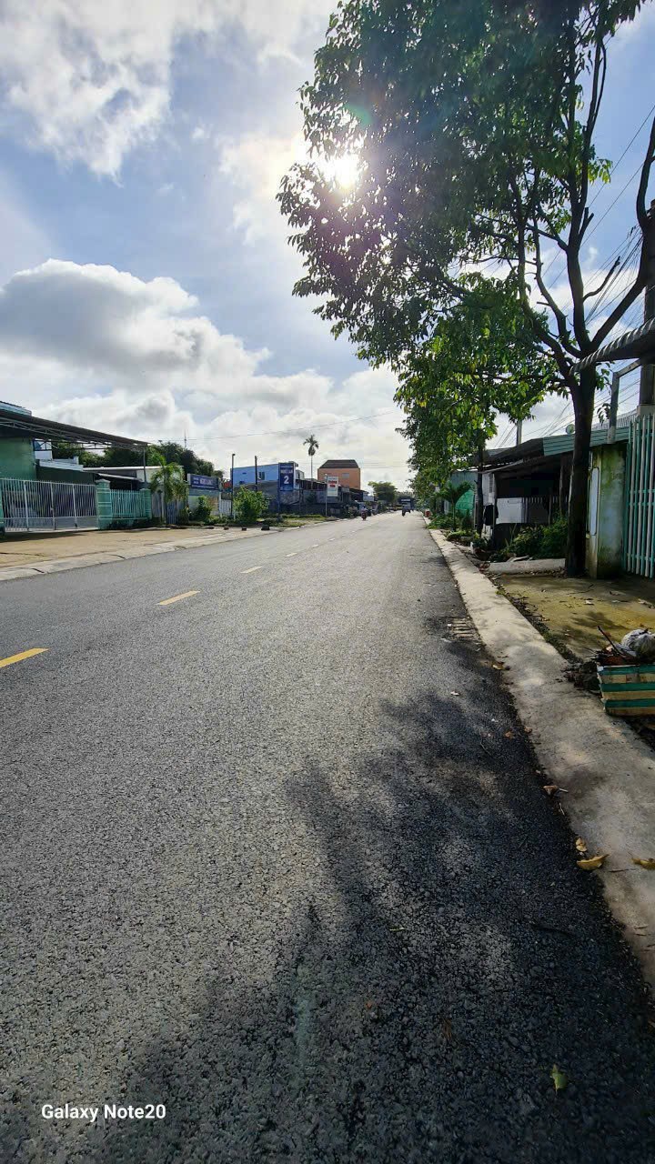 Nhà mặt tiền đường tỉnh 934, Mỹ Xuyên, 50m² giá 1.4 tỷ - Kinh doanh sầm uất!