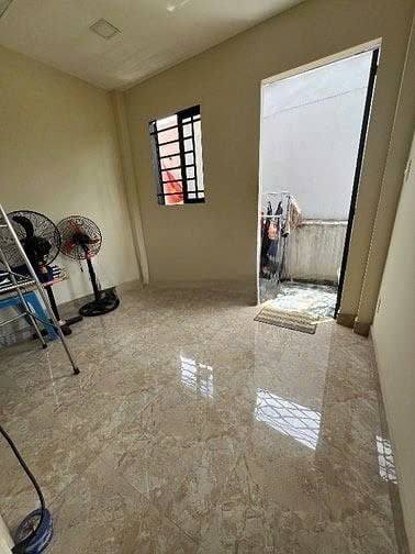 Nhà riêng 30m² tại Thủ Đức giá 3.3 tỷ - Khu dân cư an ninh, tiện ích đầy đủ!