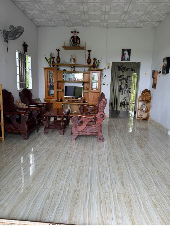 Bán nhà hẻm ô tô Kênh Sáng 170m² giá 590 triệu - Tiện nghi đầy đủ!