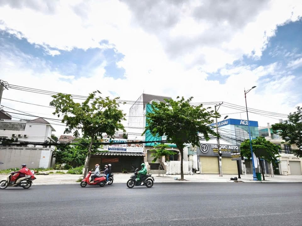 Bán đất mặt tiền Lương Định Của, quận 2 - Diện tích 200m², giá 90 tỷ - Đầu tư sinh lời cao!