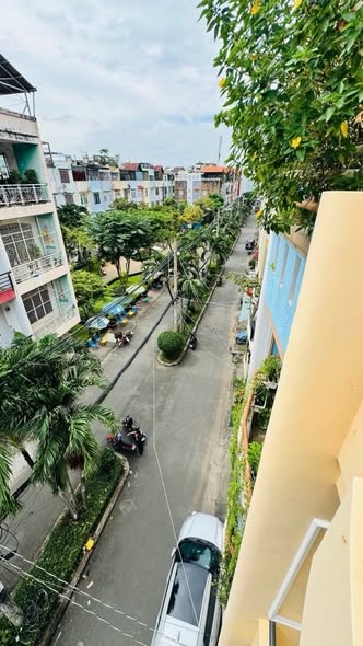 Nhà 4 tầng Chánh Hưng 63m² giá chỉ 13 tỷ - Cơ hội hiếm có!