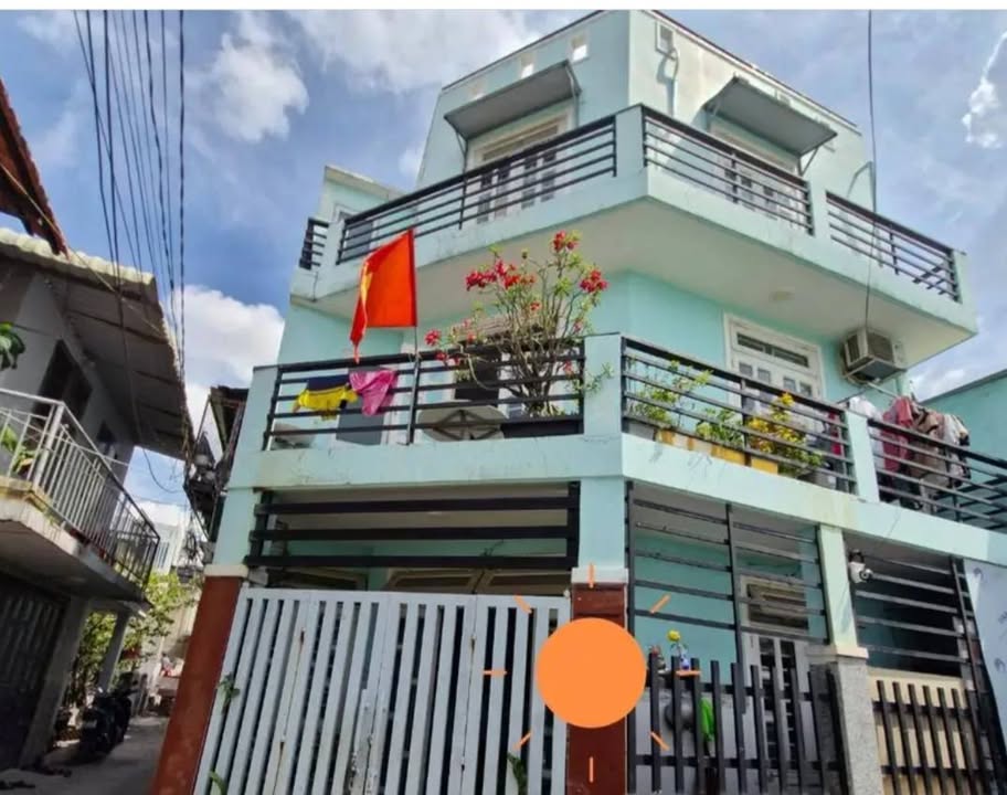Nhà 3 tầng đường Lã Xuân Oai, Q9, 40m² giá 3.75 tỷ - Căn góc thoáng mát!