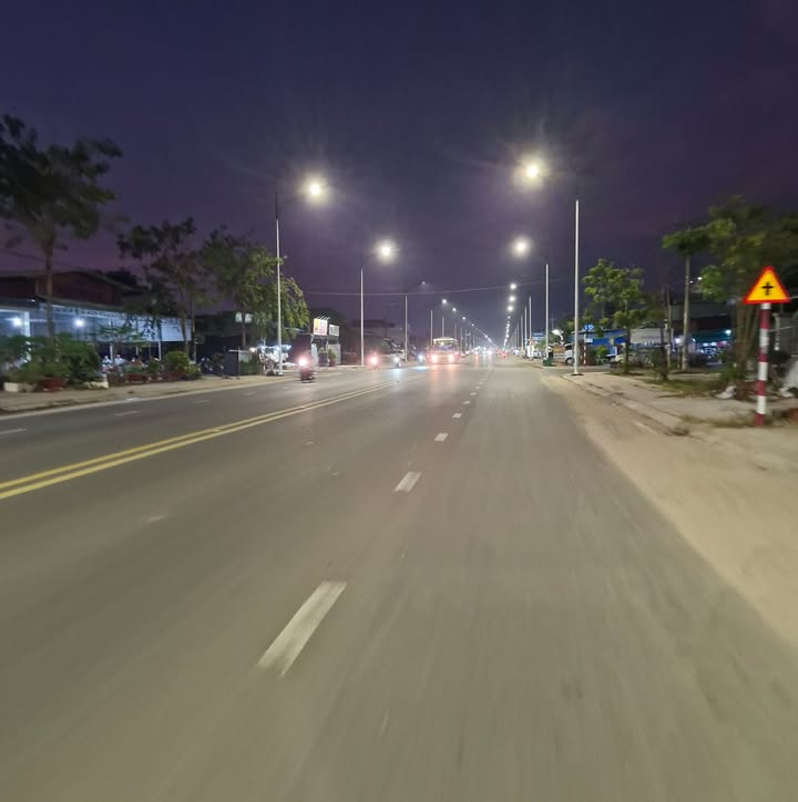 Nhà vườn mặt tiền đường Nguyễn Chí Thanh, Long Thành Trung, 300m² giá 3.3 tỷ - Cơ hội đầu tư hấp dẫn!