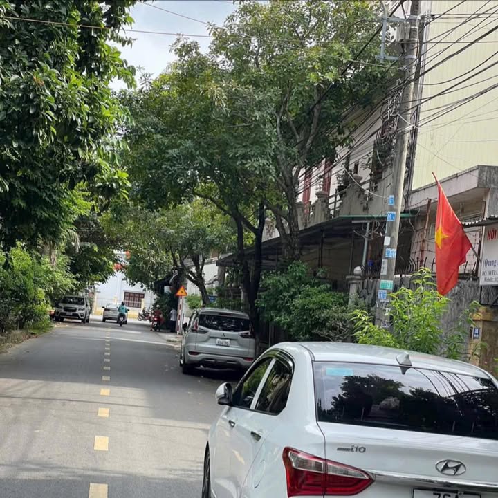 Đất nền hẻm Trần Cẩm Quảng Ngãi 100m² giá 1.4 tỷ - Hẻm ô tô vào tận nhà!