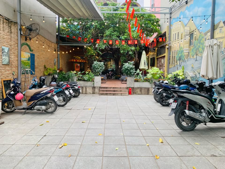 Nhà mặt tiền cho thuê tại Hoàng Diệu 2, Linh Chiểu, 288m² - Kinh doanh sầm uất!