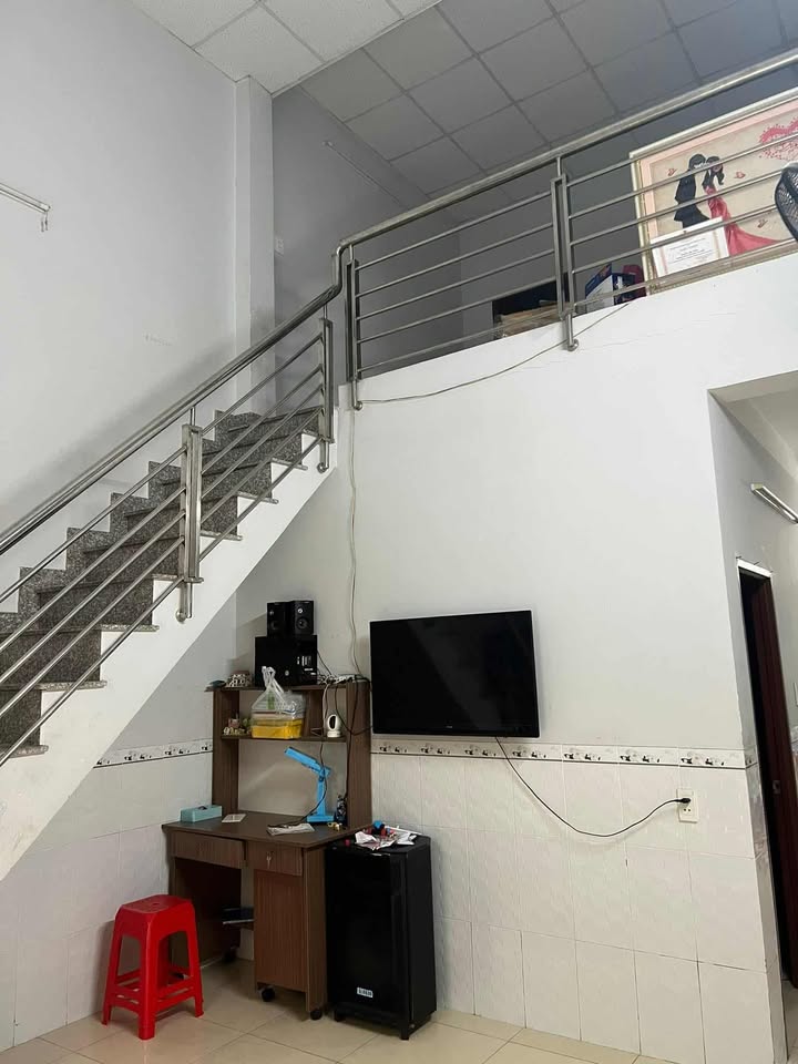 Nhà nguyên căn đường Ngô Chí Quốc, Thủ Đức - Giá chỉ 5.5 triệu/tháng!