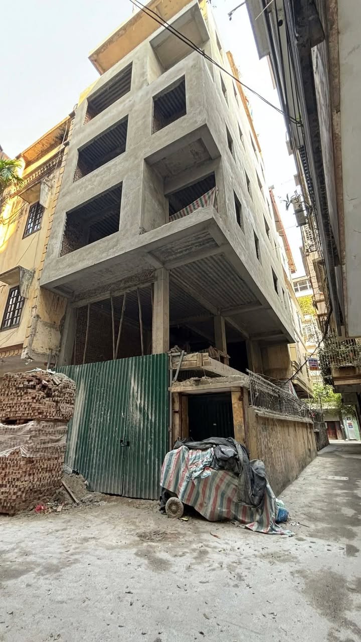 Nhà mặt phố Trần Quang Diệu, Đống Đa 40m² giá 26.5 tỷ - Cơ hội đầu tư tuyệt vời!