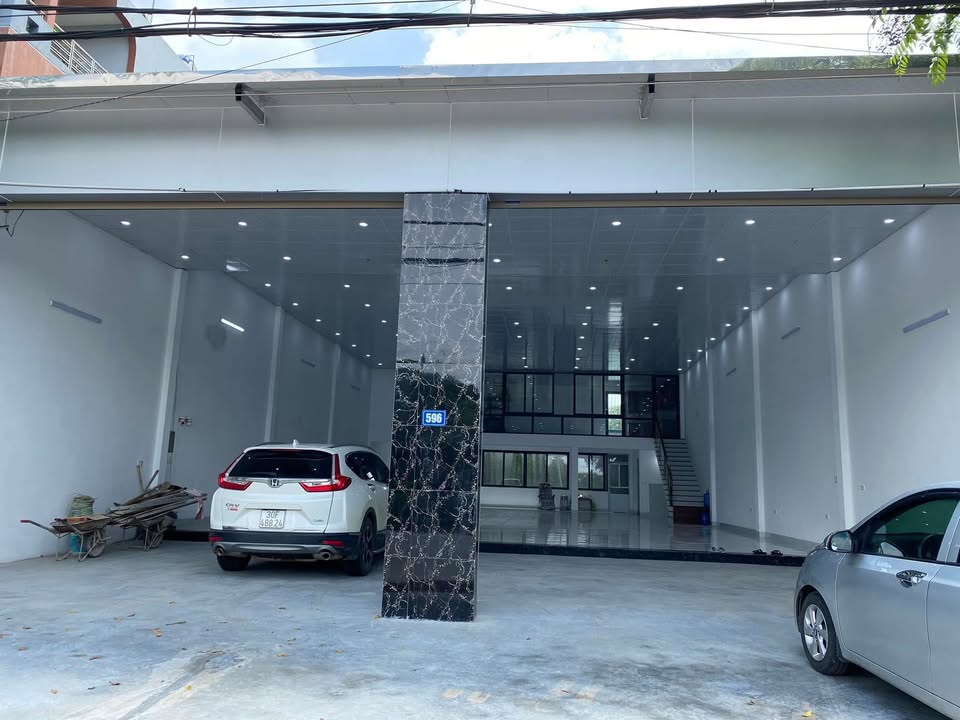 Nhà mặt đường Quốc lộ 32 phường Đường Lâm 350m² - Cho thuê giá thỏa thuận!