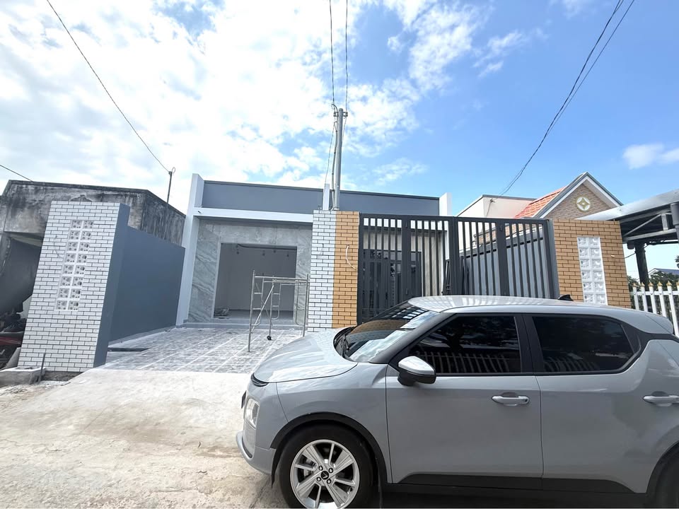 Nhà phố đường Ngô Thì Sĩ, An Bình, 137m² giá 2.2 tỷ - Chính chủ bán gấp!