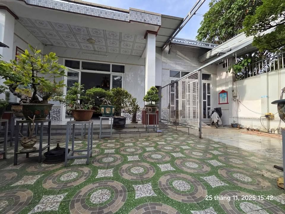 Nhà phố Hóc Môn 100m² giá 1.4 tỷ - Khu dân cư hiện hữu, tiện lợi cho gia đình!