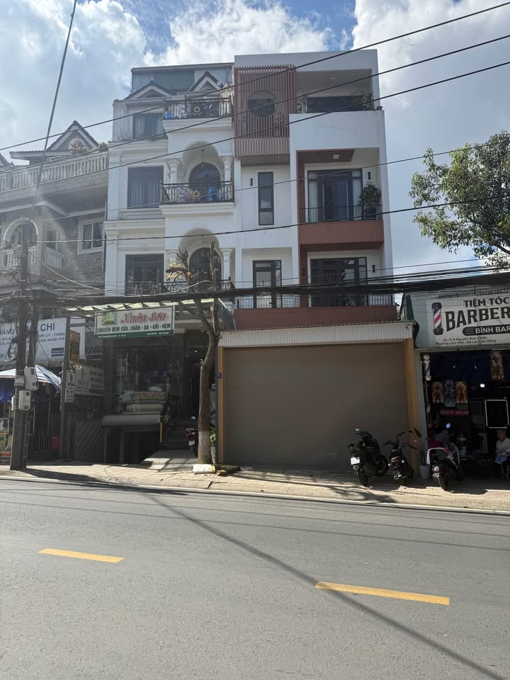 Nhà 5 tầng mặt tiền đường Nguyễn Đình Chiểu Đà Lạt 121m² giá 25 tỷ - Sẵn sàng vào ở ngay!