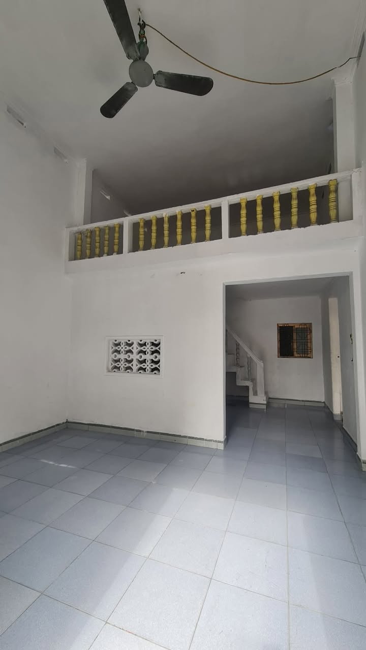 Nhà cho thuê mặt đường Thanh Niên Cẩm Phả 2PN giá 3 triệu - Kinh doanh thuận lợi!