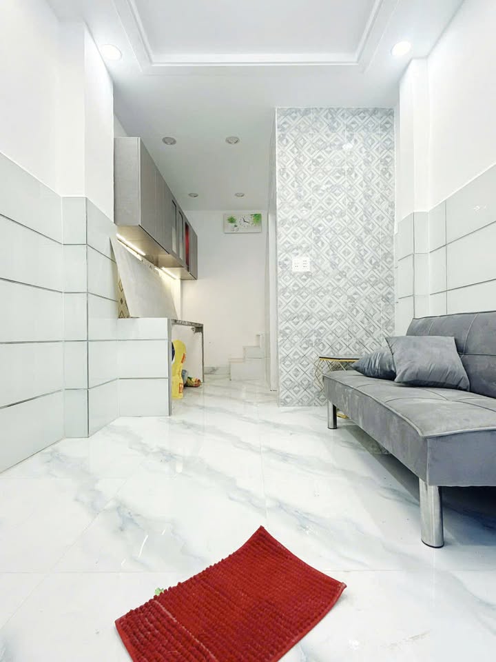 Nhà đẹp Bến Phú Lâm Q6 16.2m² giá 2.38 tỷ - Sổ hồng riêng, hướng Nam!